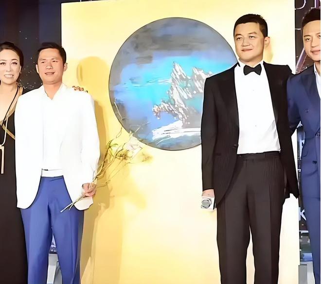 亚鹏手里买画12年后却让网红一剪为二带走凯发K8国际版浙江富豪花3000万从李(图7)