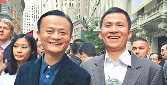 亚鹏手里买画12年后却让网红一剪为二带走凯发K8国际版浙江富豪花3000万从李(图9)