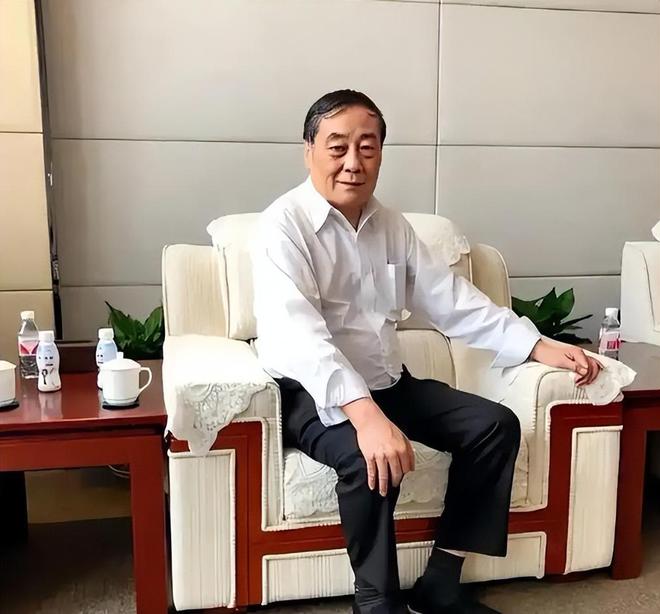 亚鹏手里买画12年后却让网红一剪为二带走凯发K8国际版浙江富豪花3000万从李(图13)