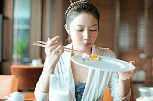引发这4种明显症状千万不可掉以轻心凯发K8幽门螺杆菌乘虚而入：可能(图3)
