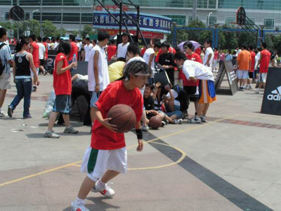 区小记者专栏--街球挑战赛凯发k8登录vip武汉赛(图1)