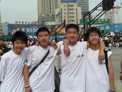 区小记者专栏--街球挑战赛凯发k8登录vip武汉赛(图2)